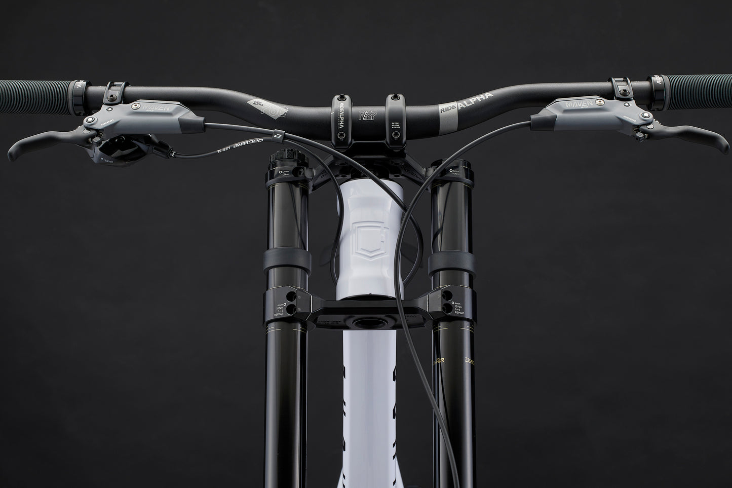 COMMENCAL SUPREME DH V5 ROCKSHOX PURE WHITE