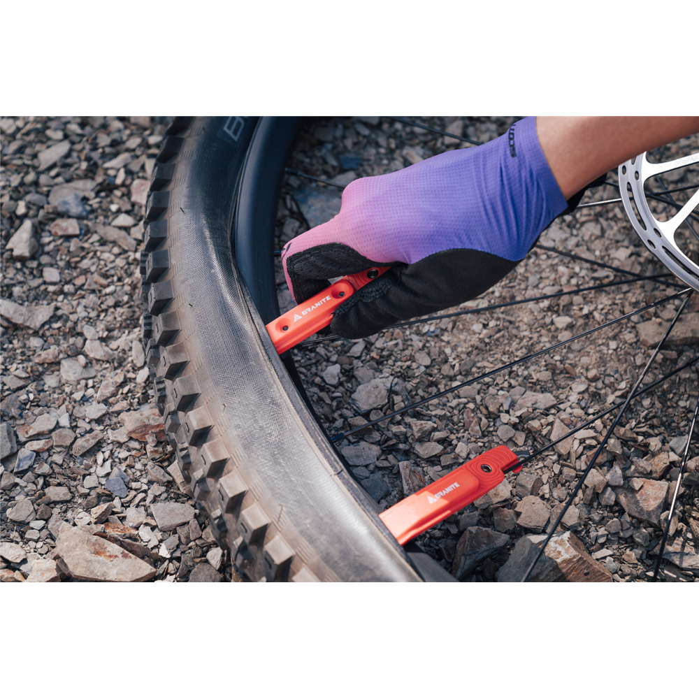 Granite Design Talon Tyre Levers W/Stainless Chain Tool