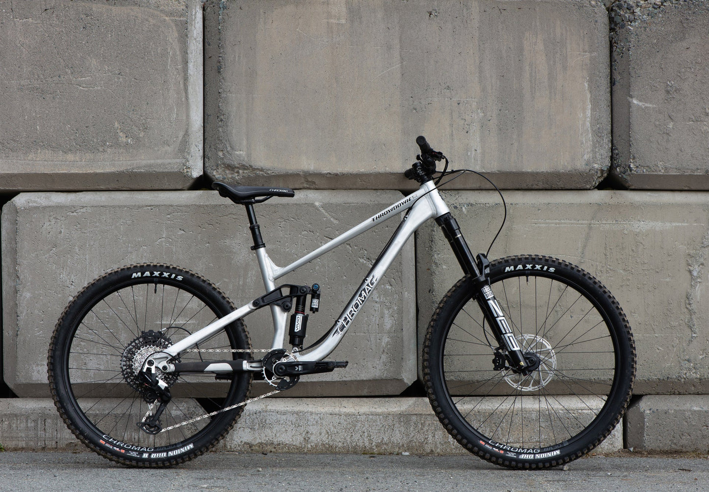 Chromag Throwdown