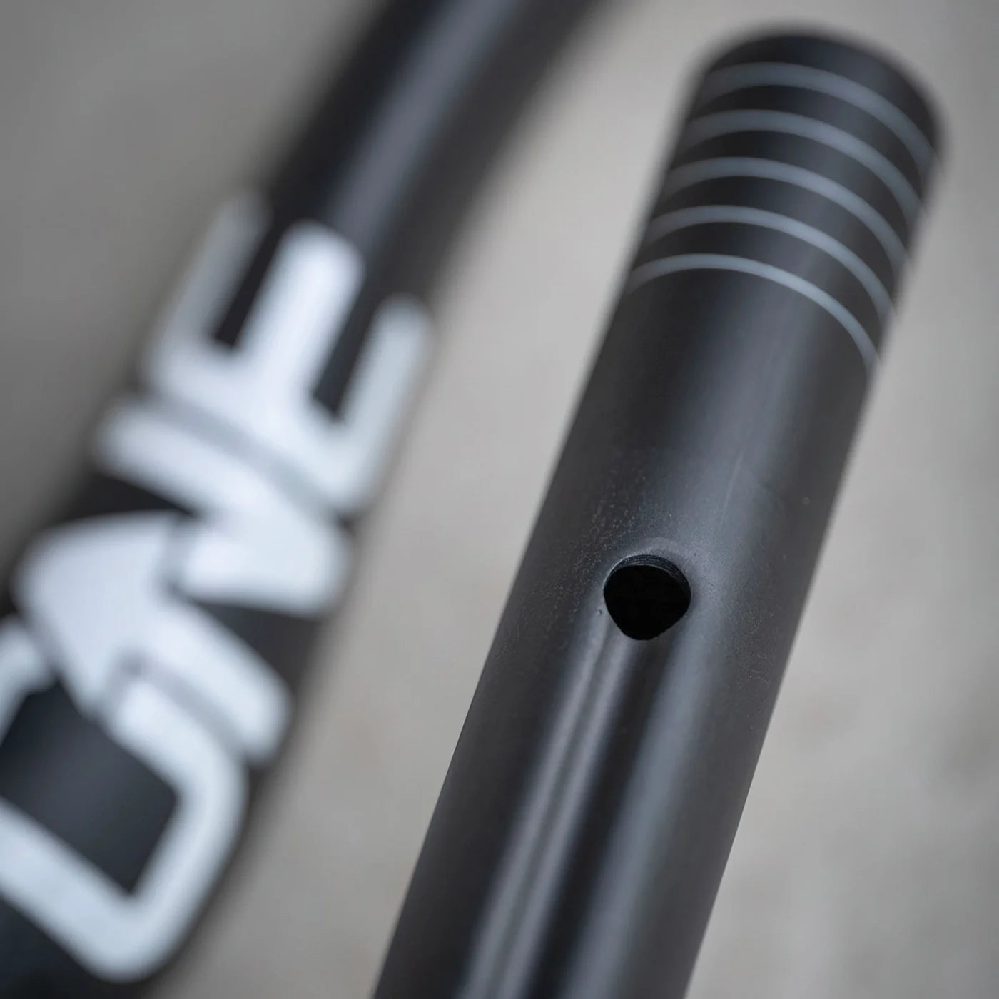 OneUp Components Carbon E-Bar Handlebar, 35 Clamp/35mm Rise