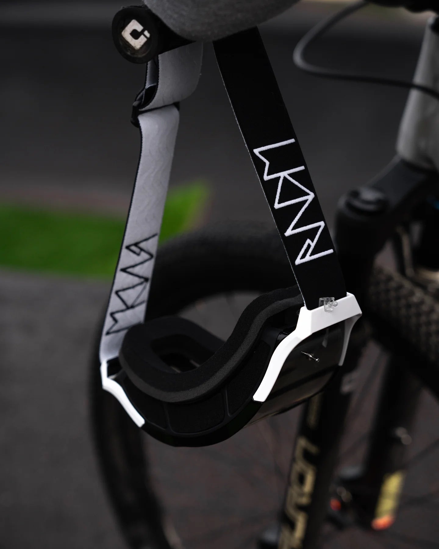 RNDM Outline Goggle